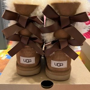 LIKE NEW K BAILEY BOW II CHESTNUT CHILD SIZE 1